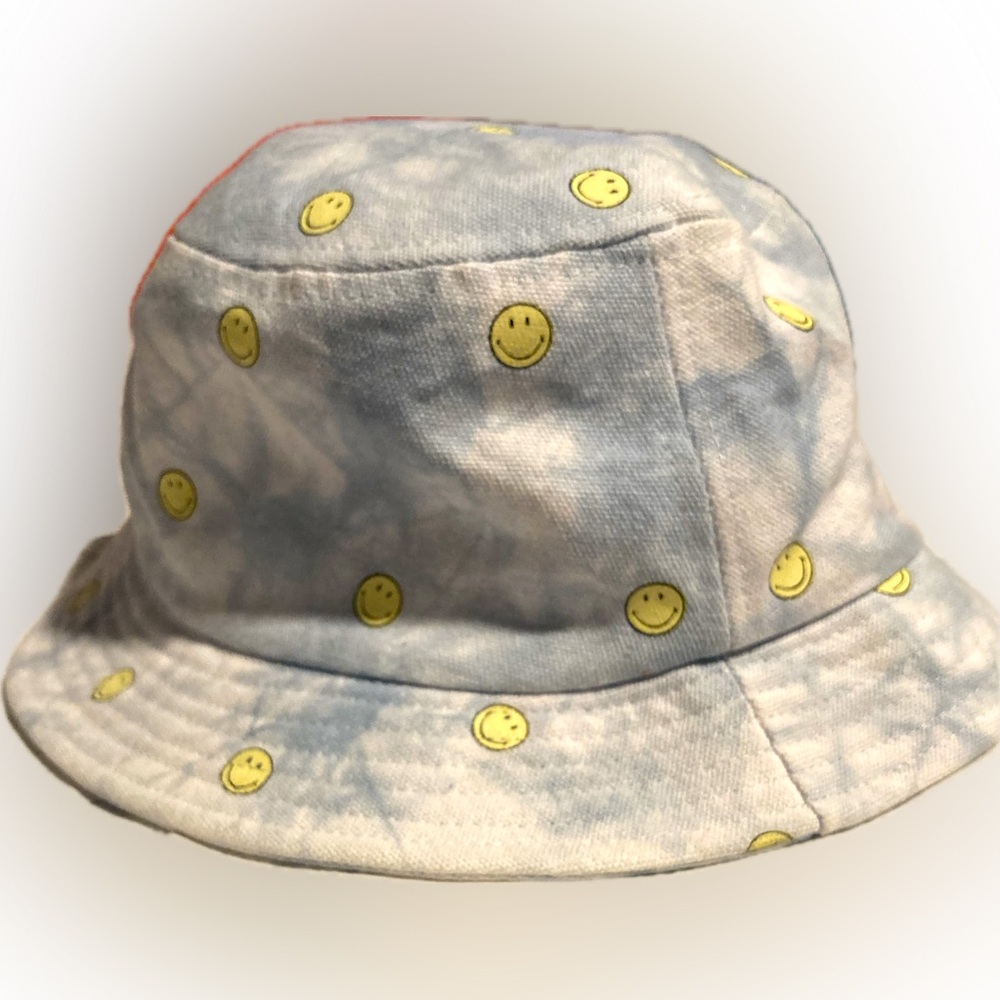 Smiley Bucket Hat